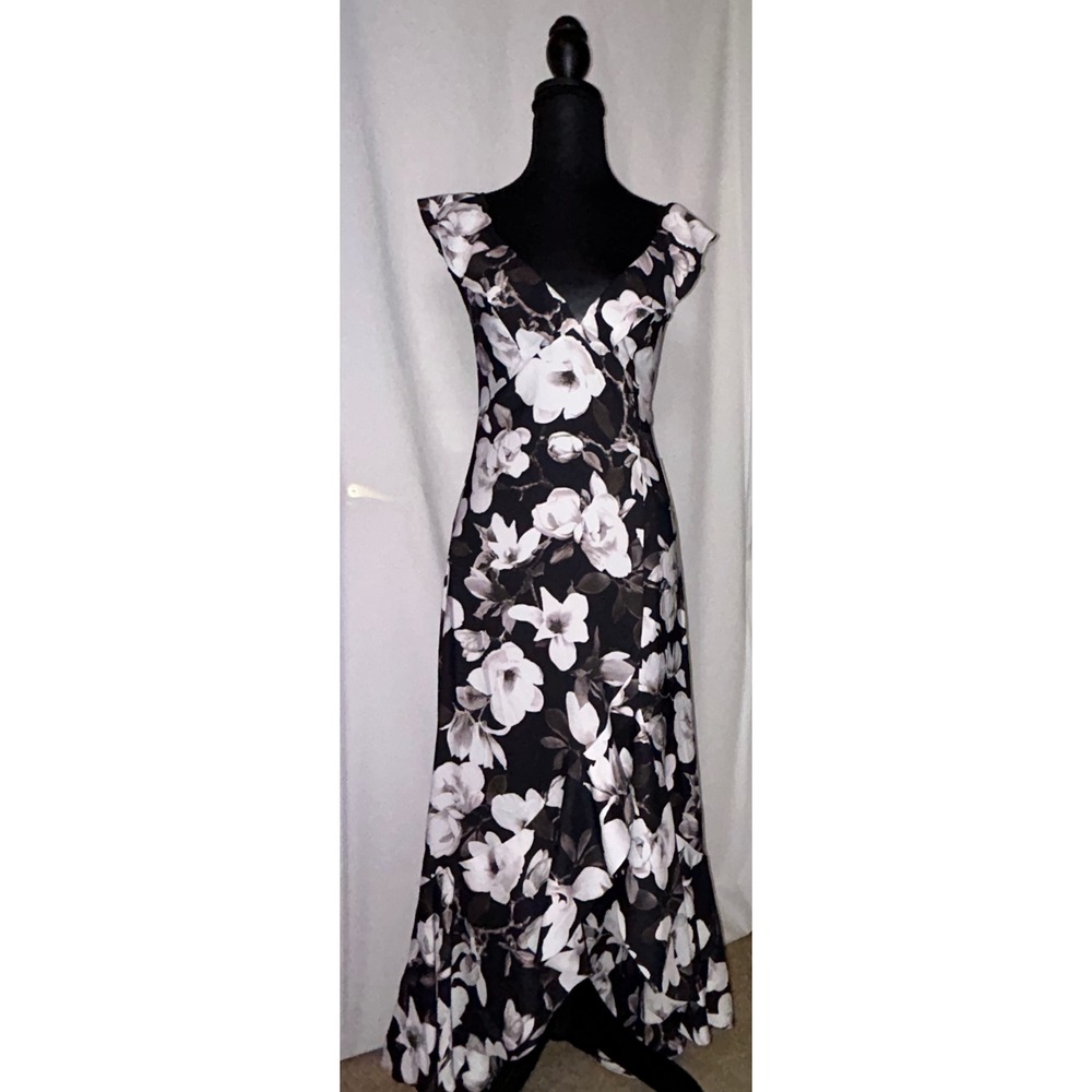 EXPRESS Floral Print Maxi Dress Women's Sleeveless Black‎ White